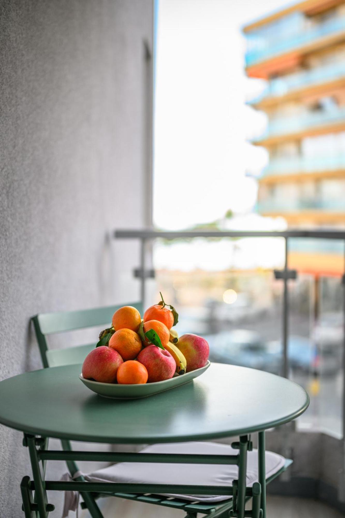 Appartement Bord De Mer « La Petite Ma-Line » Cagnes-sur-Mer Exteriör bild